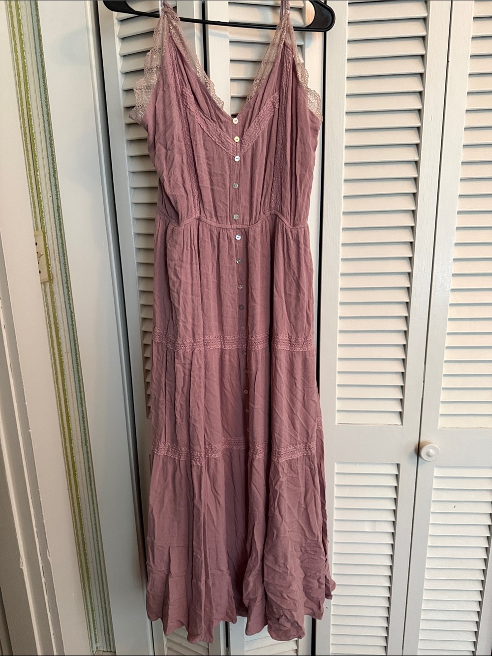 Sleeveless Lace-Trim Maxi Dress in Mauve Pink